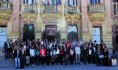 Los participantes en la puerta del Rectotado