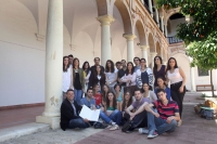 Foto de familia de los estudiantes que este ao forman parte del Laboratorio Jurdico sobre Desahucios de la UCO