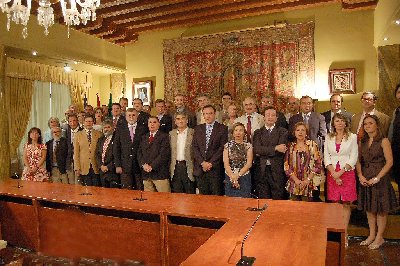 Treinta y nueve personas toman posesin de sus cargos en el Rectorado